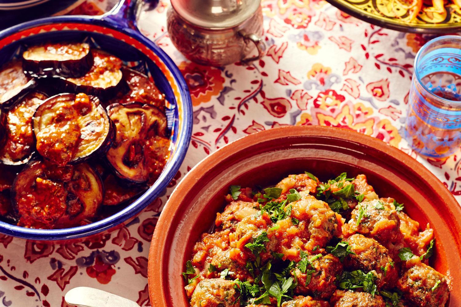 Мусульманские рецепты. Кускусница Марокко. Арабская кухня. Марокканская кухня. Национальная кухня Марокко.